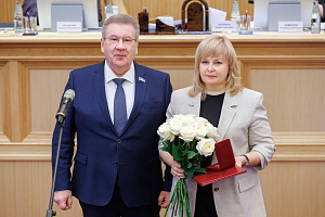 Врач-нефролог Оксана Пьянкина награждена Почетной грамотой Думы Югры