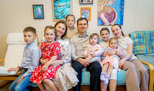 В ОКБ Ханты-Мансийска открыта фотовыставка «Югра многодетная»